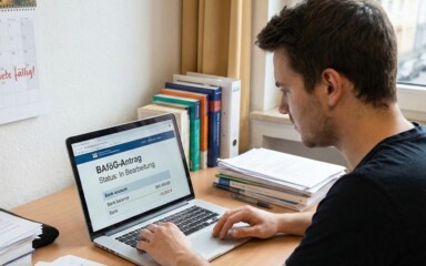 Startseite > Verbraucher-Welt > News > BAföG-Amt zahlt nicht? So wehren Sie sich effektiv gegen die ewige Wartezeit Manchmal lassen sich die Ämter mit der Bearbeitung von BAföG-Anträgen zu viel Zeit.