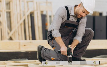 Visualisierung des weltweit ersten modularen Holz-Schwimmbads in Stuttgart-Zuffenhausen, geplant zur IBA 2027