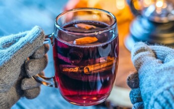 Die Preise für Glühwein auf dem Weihnachtsmarkt liegen zwischen drei und sechs Euro.
