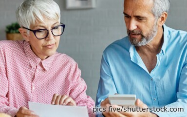 Rentner prüfen ihre Finanzen: 2026 bringt Änderungen bei Rente, Steuern und Beiträgen.