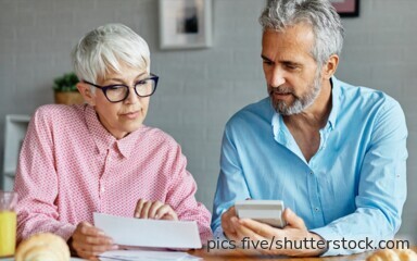 Rentner prüfen ihre Finanzen: 2026 bringt Änderungen bei Rente, Steuern und Beiträgen.