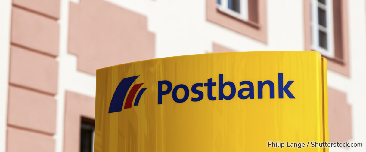 Postbank-Schild mit Logo