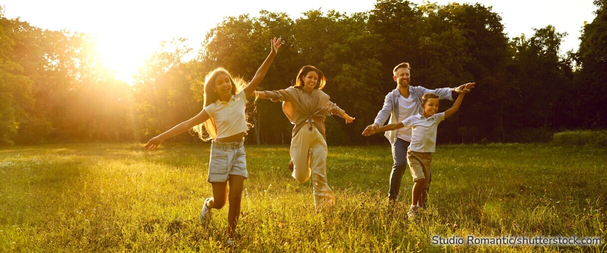 Viele Familien profitieren von der beitragsfreien Familienversicherung – entscheidend sind Einkommen und Lebenssituation.