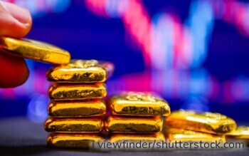 Gold gilt als Absicherung in unsicheren Zeiten. Goldsparpläne ermöglichen den schrittweisen Aufbau einer Position bereits mit kleinen Beträgen.