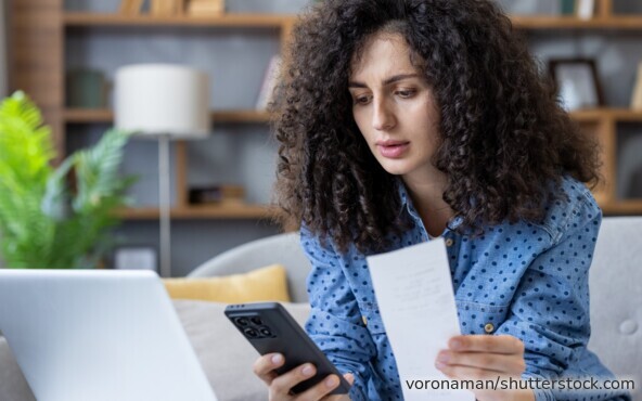 Viele Frauen kümmern sich heute selbst um Geldanlage und Altersvorsorge. Dennoch entstehen im Alltag häufig finanzielle Unterschiede.