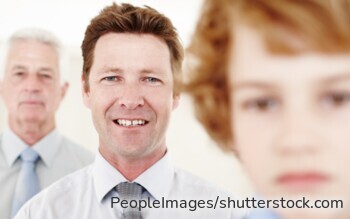 Die gesetzliche Erbfolge bestimmt, welche Angehörigen ohne Testament erben und wie gesetzliche Erbanteile verteilt werden.