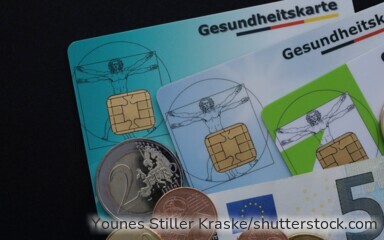 Viele Krankenkassen erhöhen 2026 ihre Zusatzbeiträge – ein Wechsel kann sich lohnen.