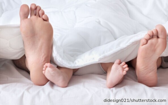 Elterngeld und Elterngeld Plus sollen Eltern finanziell entlasten, wenn sie nach der Geburt beruflich kürzertreten.