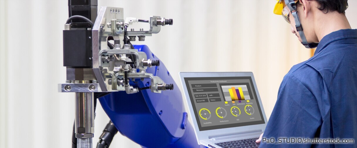 Moderne Fertigungstechnik und die Verbindung von Hardware und Software im Export.