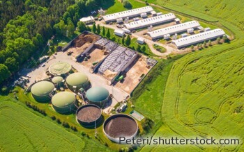 Edelstahl-Gärbehälter einer Biomethananlage in Friesoythe: Aus Gülle und Mist wird Biogas zu Biomethan aufbereitet.