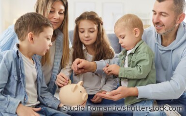 Zum Jahreswechsel 2026 bleiben viele Familienleistungen unverändert, einzelne Beträge steigen leicht.