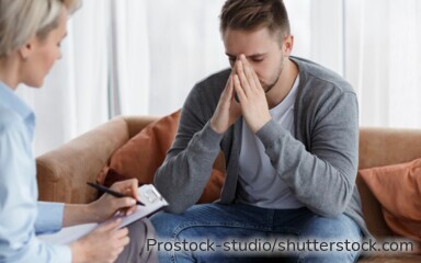 Psychotherapie: Wenn kein Kassentermin frei ist, ermöglicht die Krankenkasse oft die Kostenerstattung in Privatpraxen.