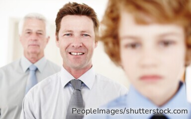 Die gesetzliche Erbfolge bestimmt, welche Angehörigen ohne Testament erben und wie gesetzliche Erbanteile verteilt werden.