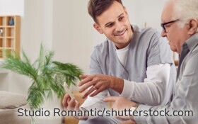 Pflege im eigenen Zuhause: Unterstützung durch Angehörige, Pflegedienst und Zuschüsse der Pflegekasse.