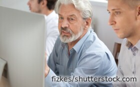 Erwerbsgeminderter probiert beruflichen Wiedereinstieg – mit Unterstützung und Absicherung durch neue gesetzliche Regelungen 2025.