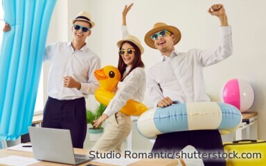 Arbeitnehmer haben beim Urlaubsantrag klare Rechte – geregelt im Bundesurlaubsgesetz.