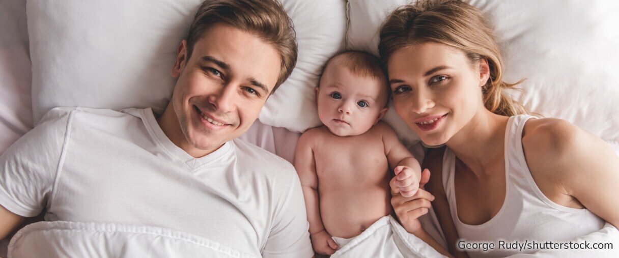 Staatliche Leistungen wie Elterngeld und Kindergeld helfen Familien ab der Schwangerschaft finanziell.