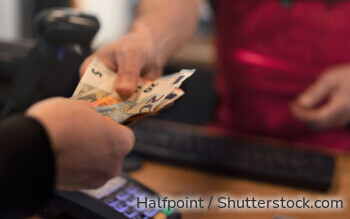 Cash Group-Kunden können ab Juli 2025 kein Bargeld mehr an Shell-Tankstellen abheben. Welche Alternativen es gibt & wie Sie weiter kostenfrei Bargeld beziehen. 