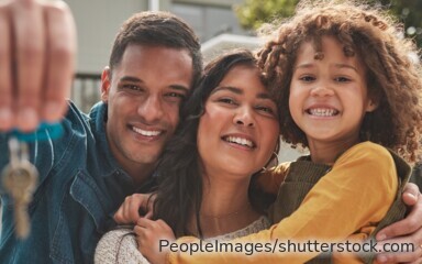 Ein Bausparvertrag kann helfen, sich langfristig günstige Zinsen für Bau, Kauf oder Sanierung einer Immobilie zu sichern.