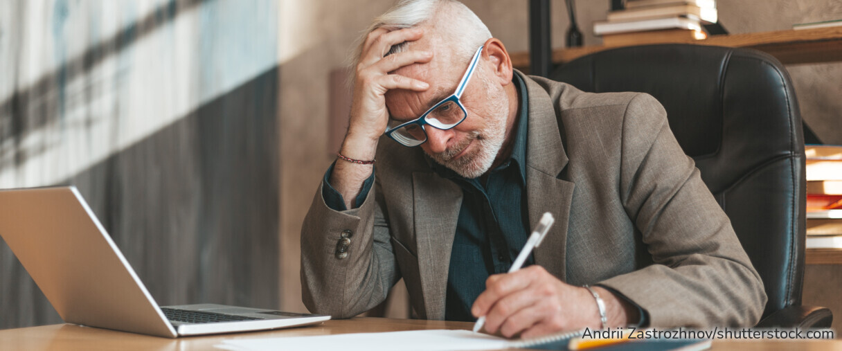 Ein überschuldeter Nachlass kann für Erben zum finanziellen Risiko werden. Für die Ausschlagung gilt grundsätzlich eine Frist von sechs Wochen.