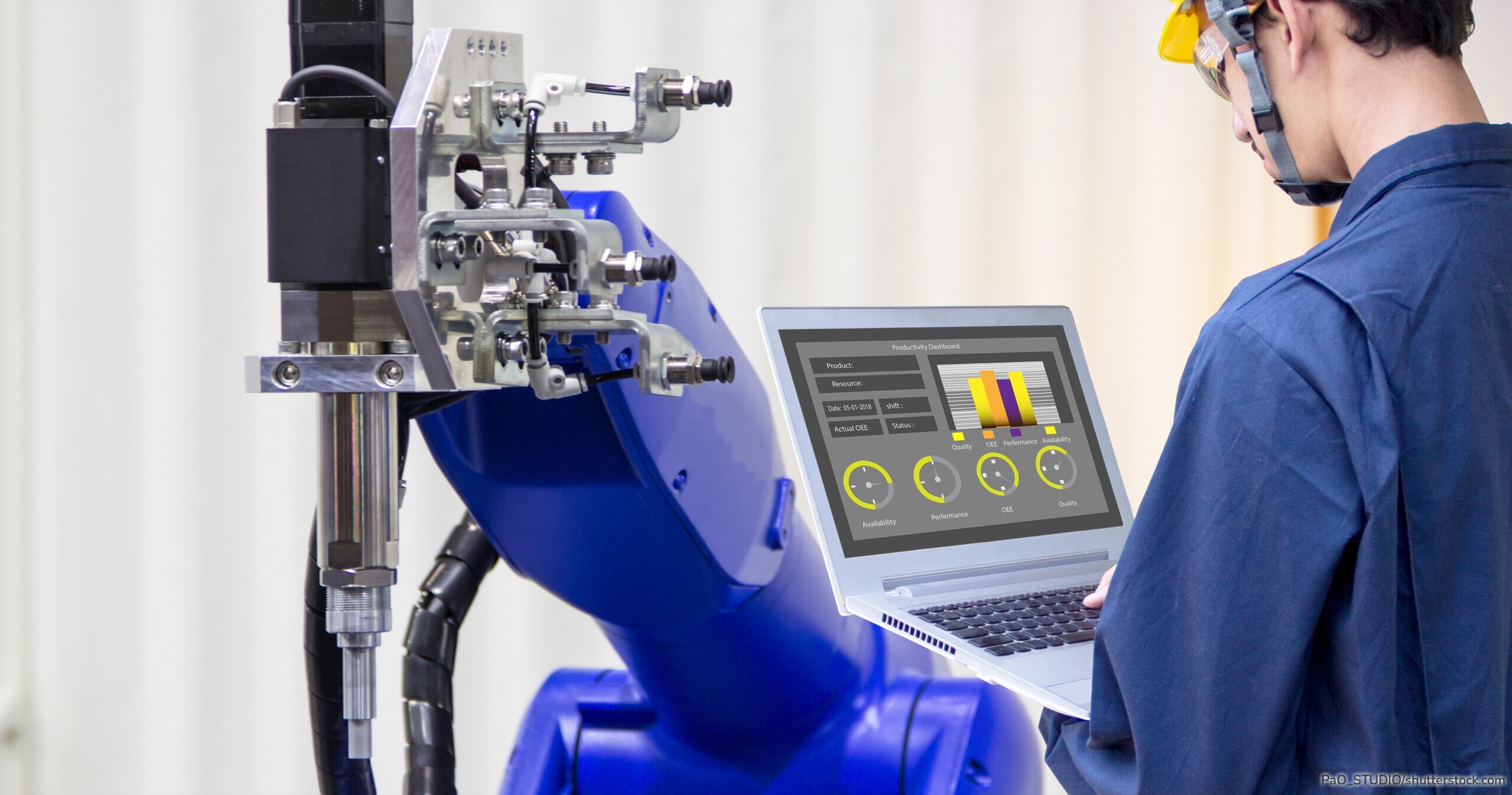 Moderne Fertigungstechnik und die Verbindung von Hardware und Software im Export.