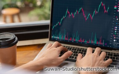 Ein regelmäßiger Depotcheck hilft Anlegern, Risiken und Kosten im Blick zu behalten.