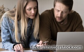 Nicht jede Ausgabe des Vermieters darf auf Mieter umgelegt werden. Ein genauer Blick auf die Nebenkostenabrechnung kann sich deshalb lohnen.