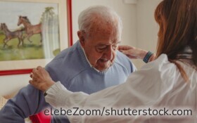 Wer Angehörige zu Hause pflegt, kann unter bestimmten Voraussetzungen zusätzliche Rentenansprüche erwerben. Auch Rentner können davon profitieren.