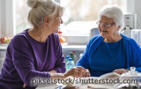 Viele Angehörige reduzieren ihre Arbeitszeit, um Eltern zu pflegen – und müssen Einkommen sichern.