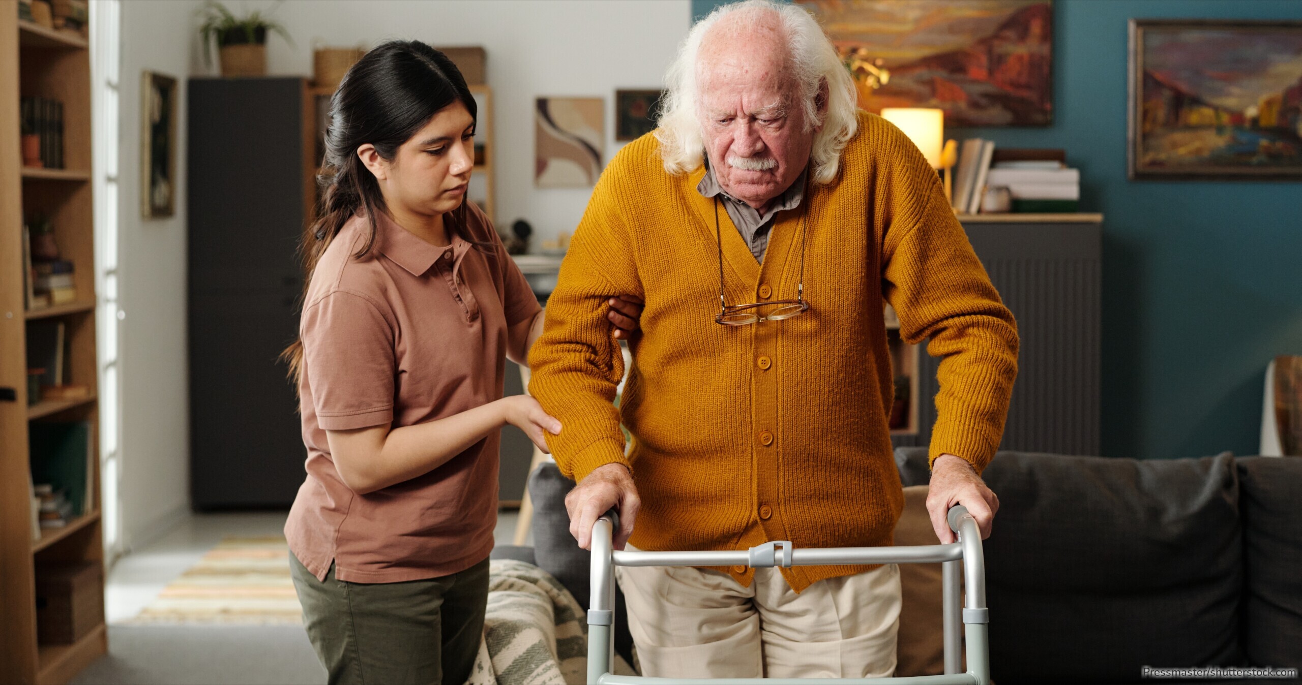 Eine Betreuungskraft aus Osteuropa kann im Alltag entlasten – wichtig sind klare Aufgaben, Arbeitszeiten und ein legales Beschäftigungsmodell.