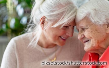 Millionen Menschen in Deutschland pflegen Angehörige zu Hause. 2025 gibt es neue Entlastungen und höhere Leistungen der Pflegekassen.