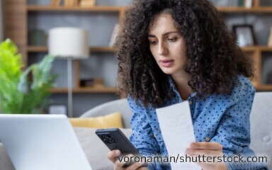 Viele Frauen kümmern sich heute selbst um Geldanlage und Altersvorsorge. Dennoch entstehen im Alltag häufig finanzielle Unterschiede.