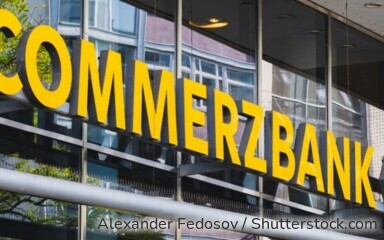 Commerzbank-HV 2026: Rekord-Dividende, 0,0059 % Annahmequote bei Unicredit. Was sich für Girokonto-Kunden jetzt ändert – und was nicht. 