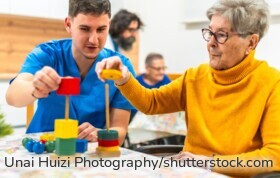 Pflegebedürftige müssen für einen Heimplatz inzwischen oft mehr als 3.200 Euro im Monat selbst zahlen.