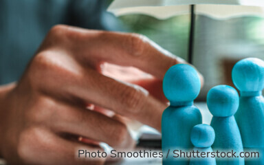 Die Debeka hat womöglich zu hohe Stornogebühren erhoben. Wer sich an der Sammelklage der Verbraucherzentrale beteiligt, kann auf Schadenersatz hoffen. 