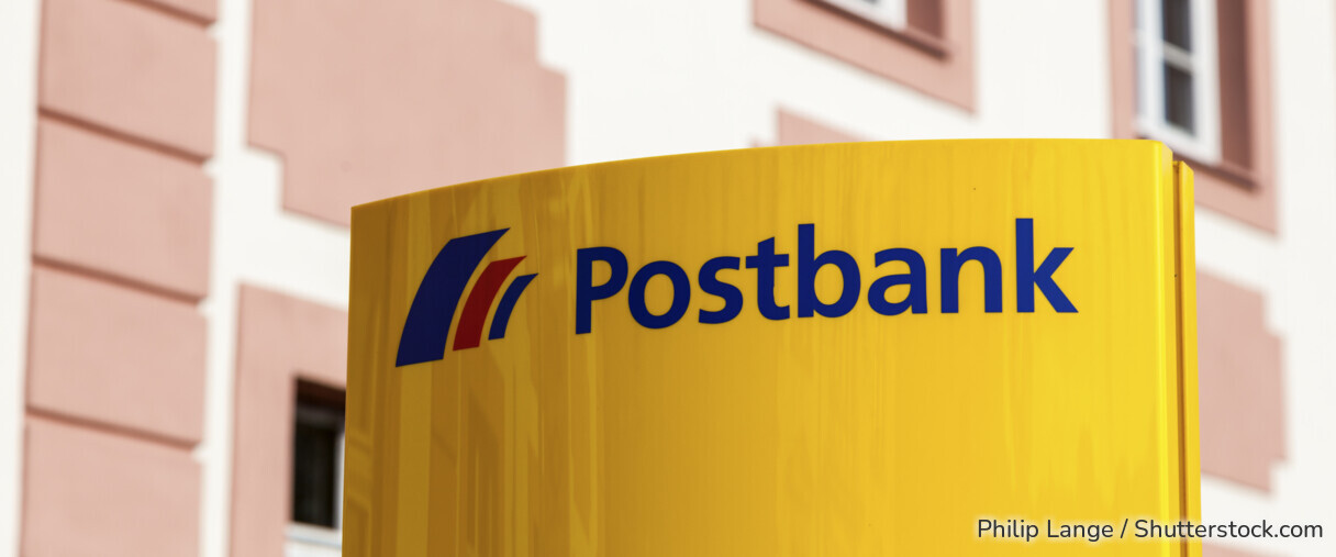 Postbank-Schild mit Logo