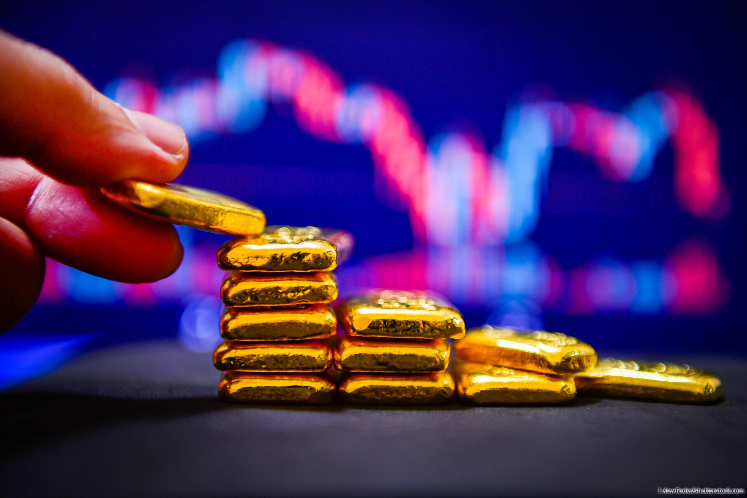 Gold gilt als Absicherung in unsicheren Zeiten. Goldsparpläne ermöglichen den schrittweisen Aufbau einer Position bereits mit kleinen Beträgen.