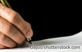 Testament und Erbrechts-Dokumente – viele verbreitete Irrtümer bei Erbfolge, Pflichtteil und Nachlassplanung.