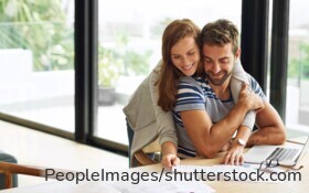 Ein Bausparvertrag kann Planungssicherheit geben – entscheidend sind Ziel, Laufzeit, Kosten und Förderung.