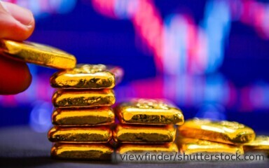 Gold gilt als Absicherung in unsicheren Zeiten. Goldsparpläne ermöglichen den schrittweisen Aufbau einer Position bereits mit kleinen Beträgen.